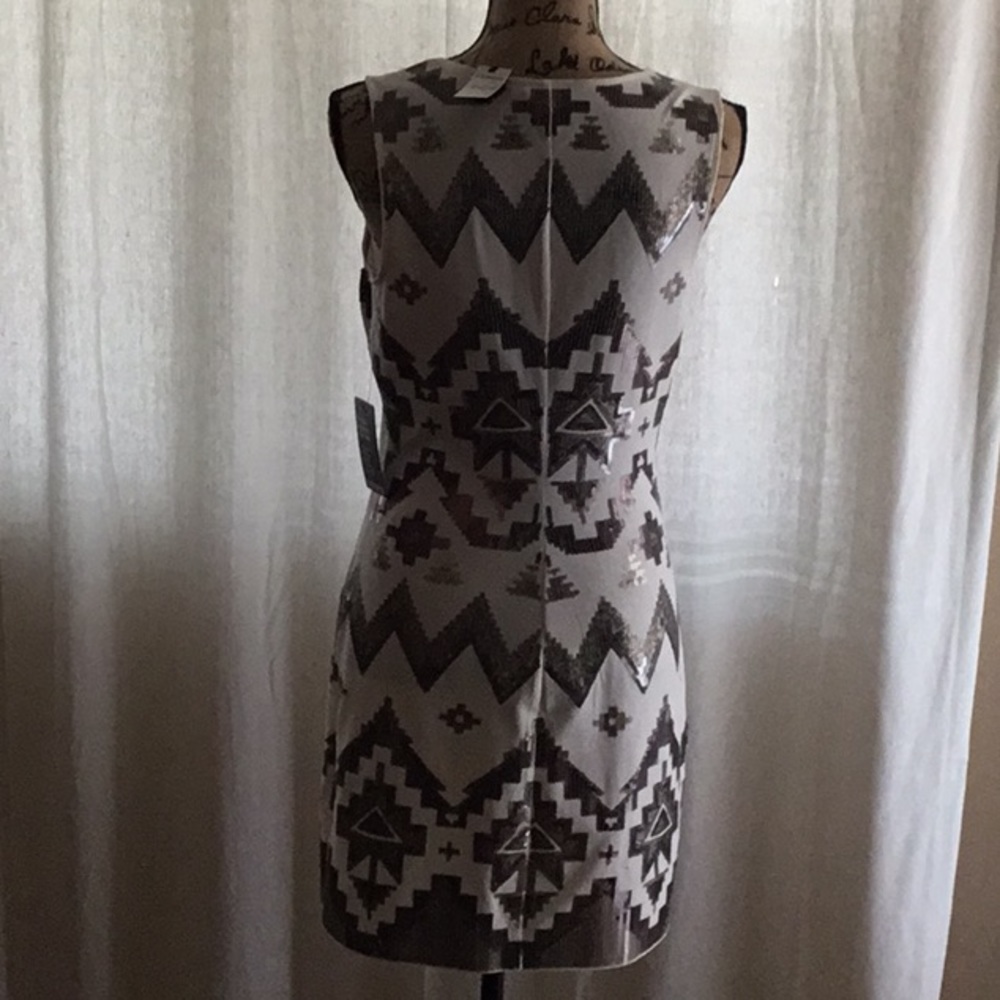 Express short dress brand new - Picture 3 of 7